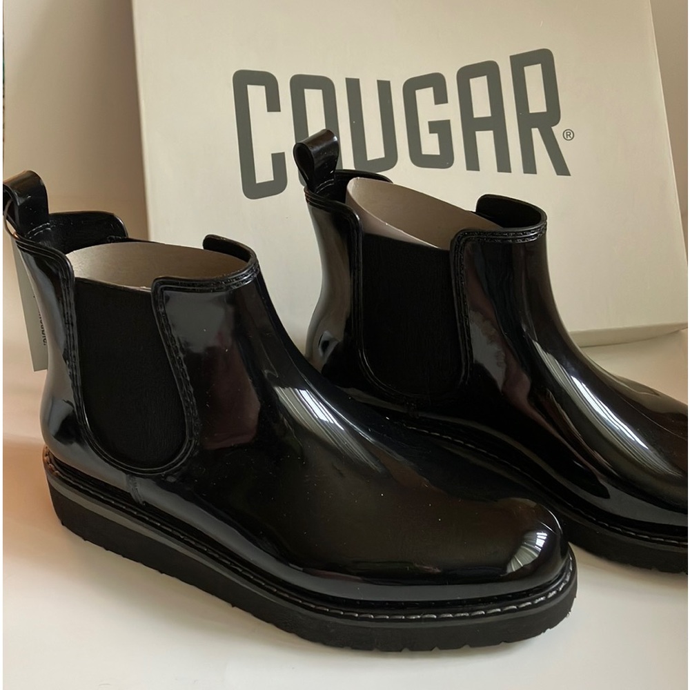 NEW W/tags and  BOX CHELSEA COUGAR “KENSINGTON” Wms 8